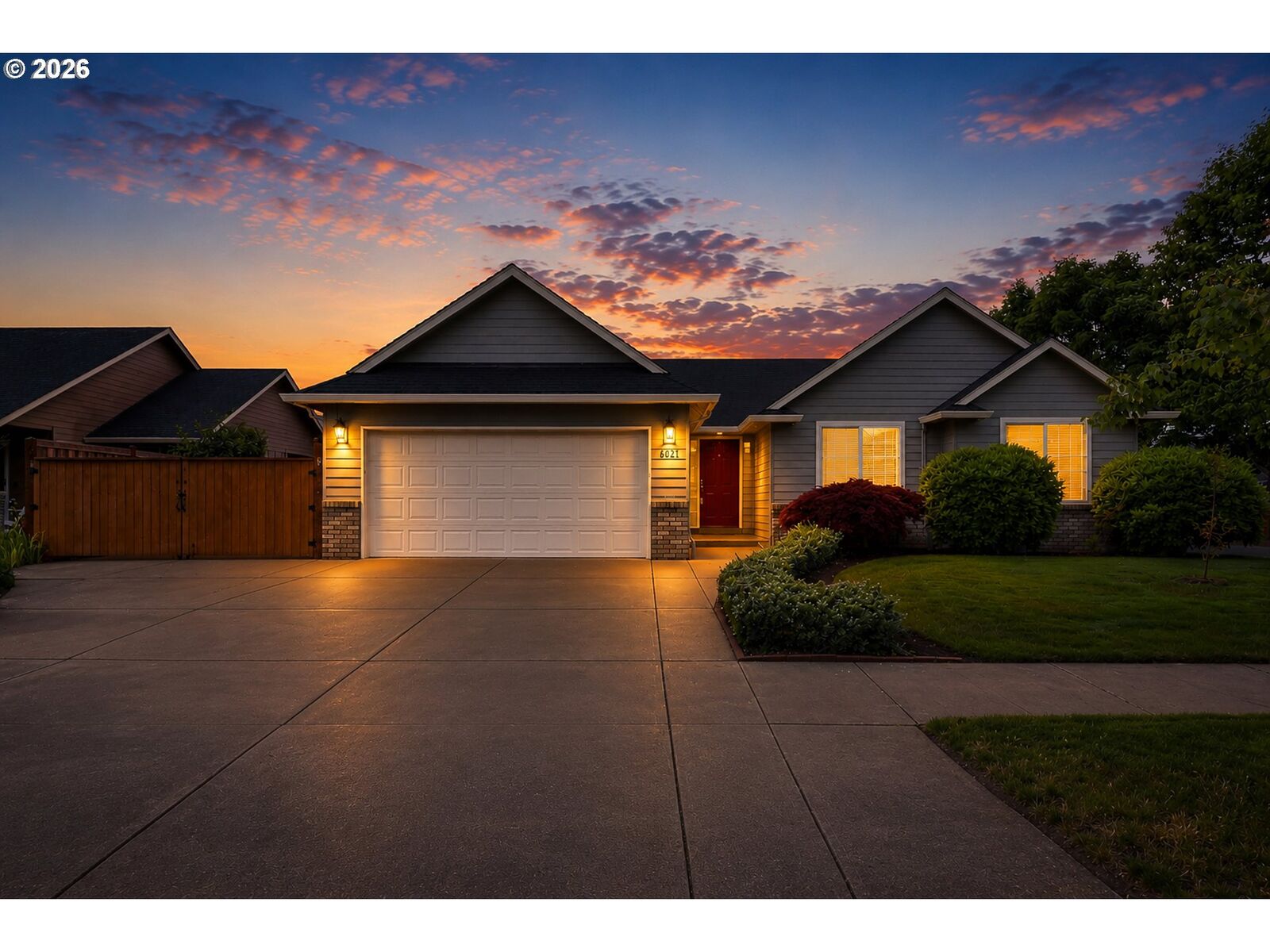 Property Photo: 6021 Firestone Dr OR 97402