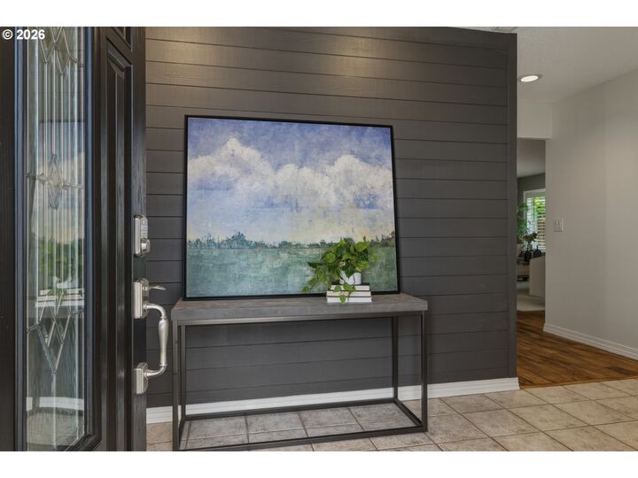 Property Photo: 8070 SW Fairway Dr OR 97070
