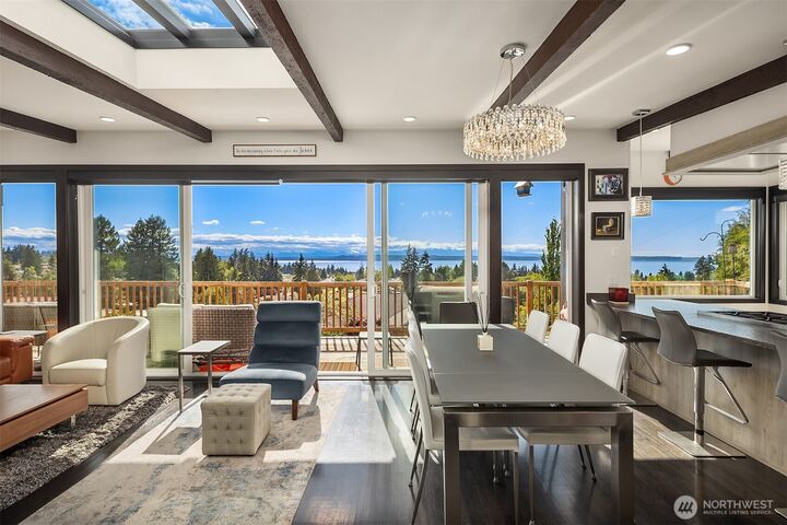 Property Photo:  1116  Vista Place  WA 98020 