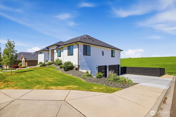 Property Photo: 87 Coyote Ridge Drive WA 99362