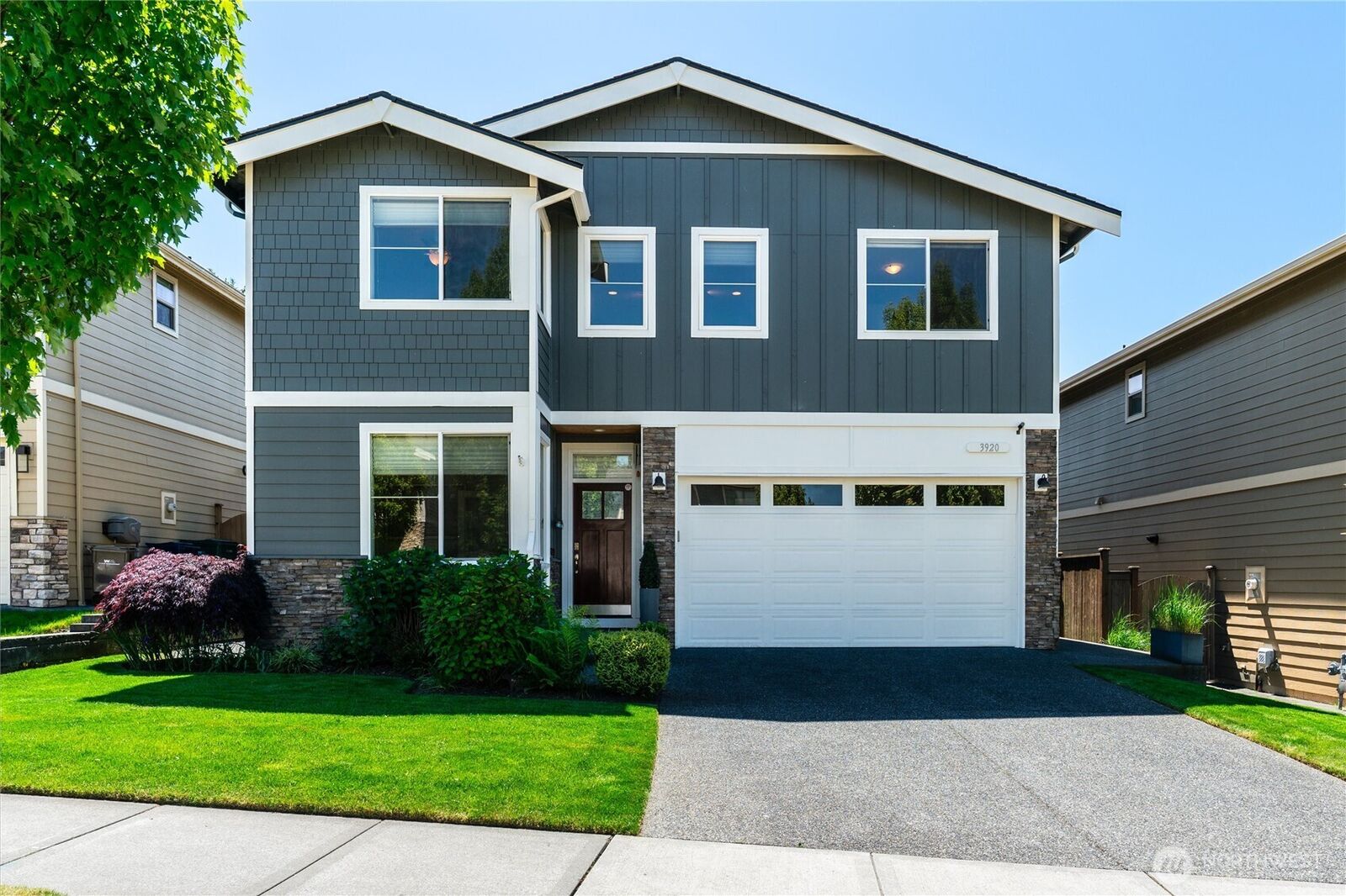 Property Photo:  3920  146th Street SE  WA 98012 