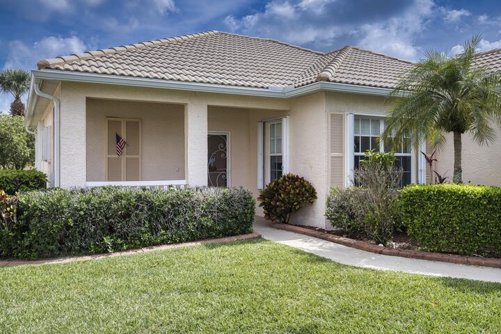 Property Photo:  848 NW Sorrento Lane  FL 34986 