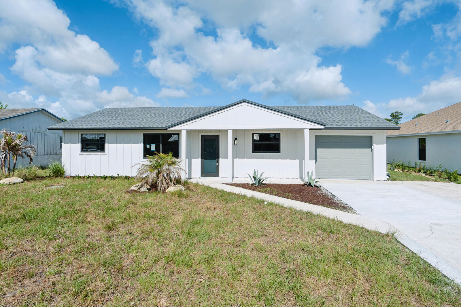 Property Photo: 5432 SE 50th Drive FL 34997