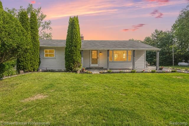 Property Photo:  8610 Highland Road  MI 48386 
