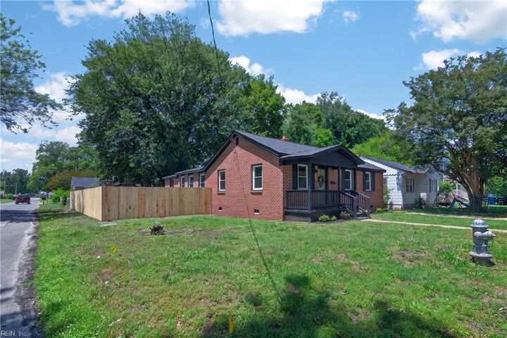 Property Photo:  2420 Charleston Ave  VA 23704 