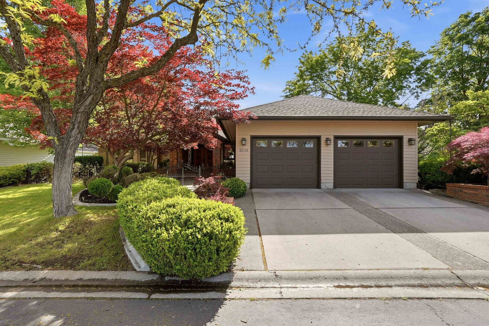 Property Photo:  5019 S St Andrews Ln  WA 99223 