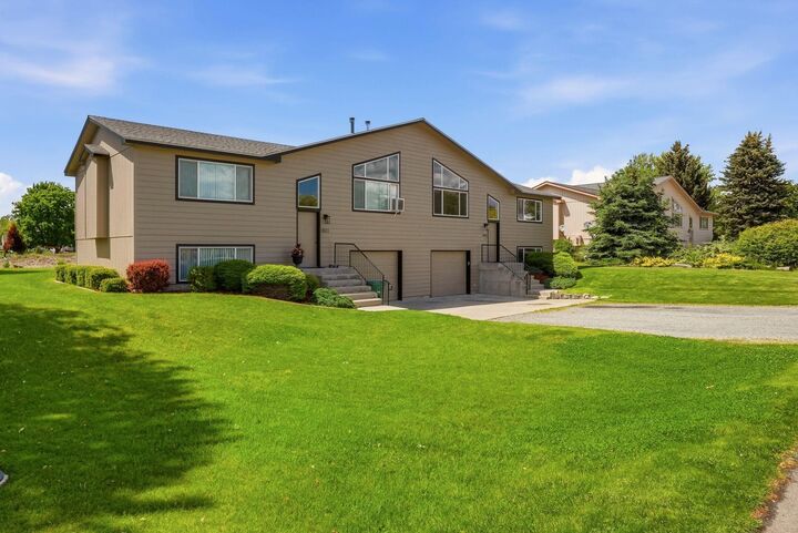 Property Photo: 1821 N Corbin Ln 1823 N Corbin Ln WA 99016