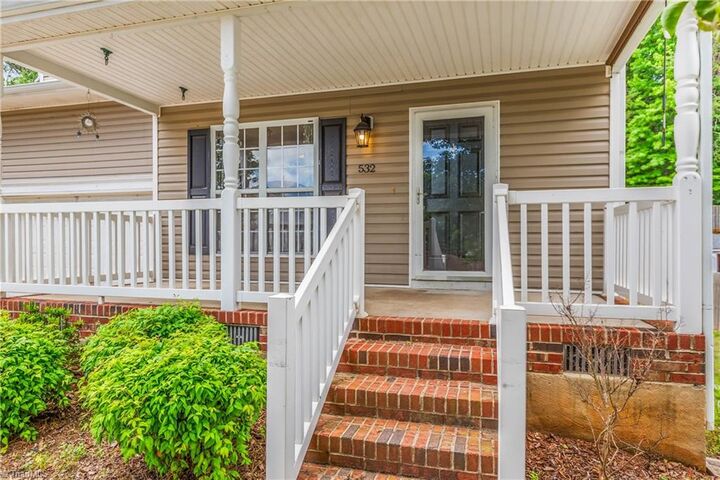 Property Photo:  532 Rockbridge Drive  NC 27284 