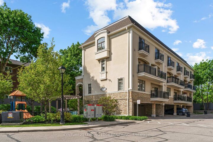 Property Photo: 3077 Cawthra Road 18 ON L5A 2X4