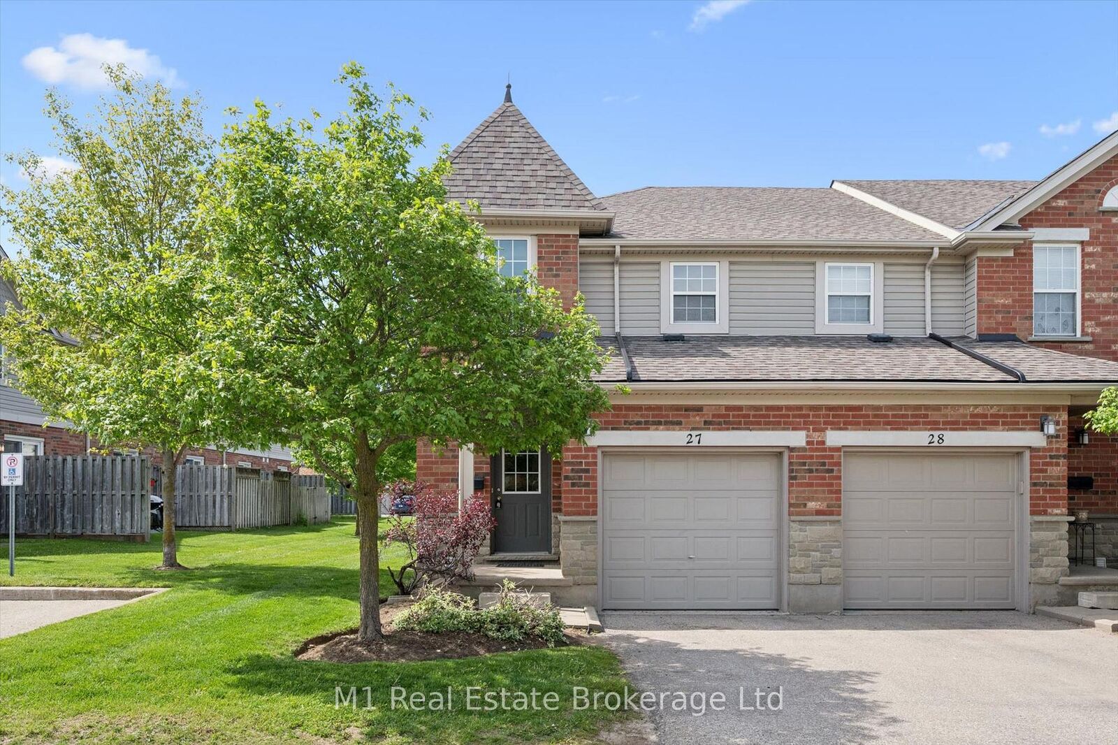 Property Photo: 124 Gosling Gardens 27 ON N1G 5K6