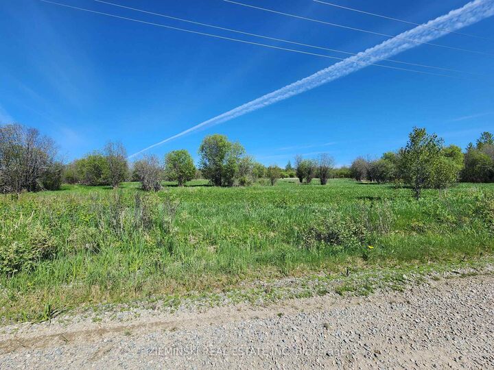 Pcl 13499 Pt S 1/2 Lt 3 Con 3, N/A — photo 1