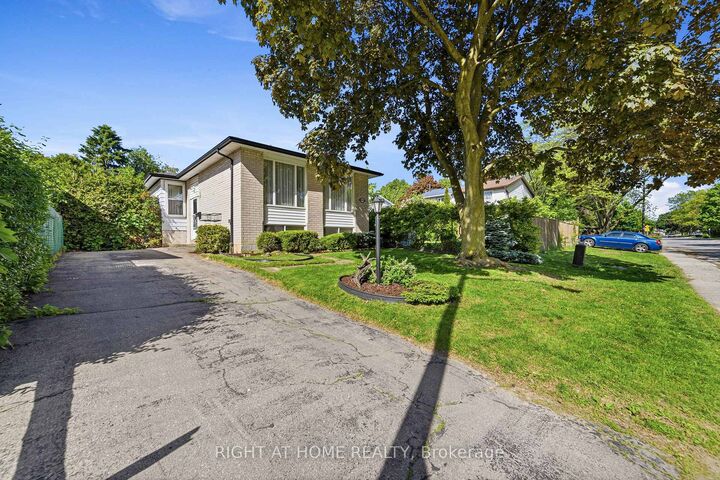 Property Photo: 450 Brigadoon Drive ON L9C 6E4