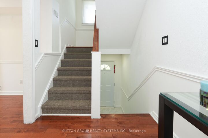 Property Photo: 6780 Formentera Avenue 29 ON L5N 2L1