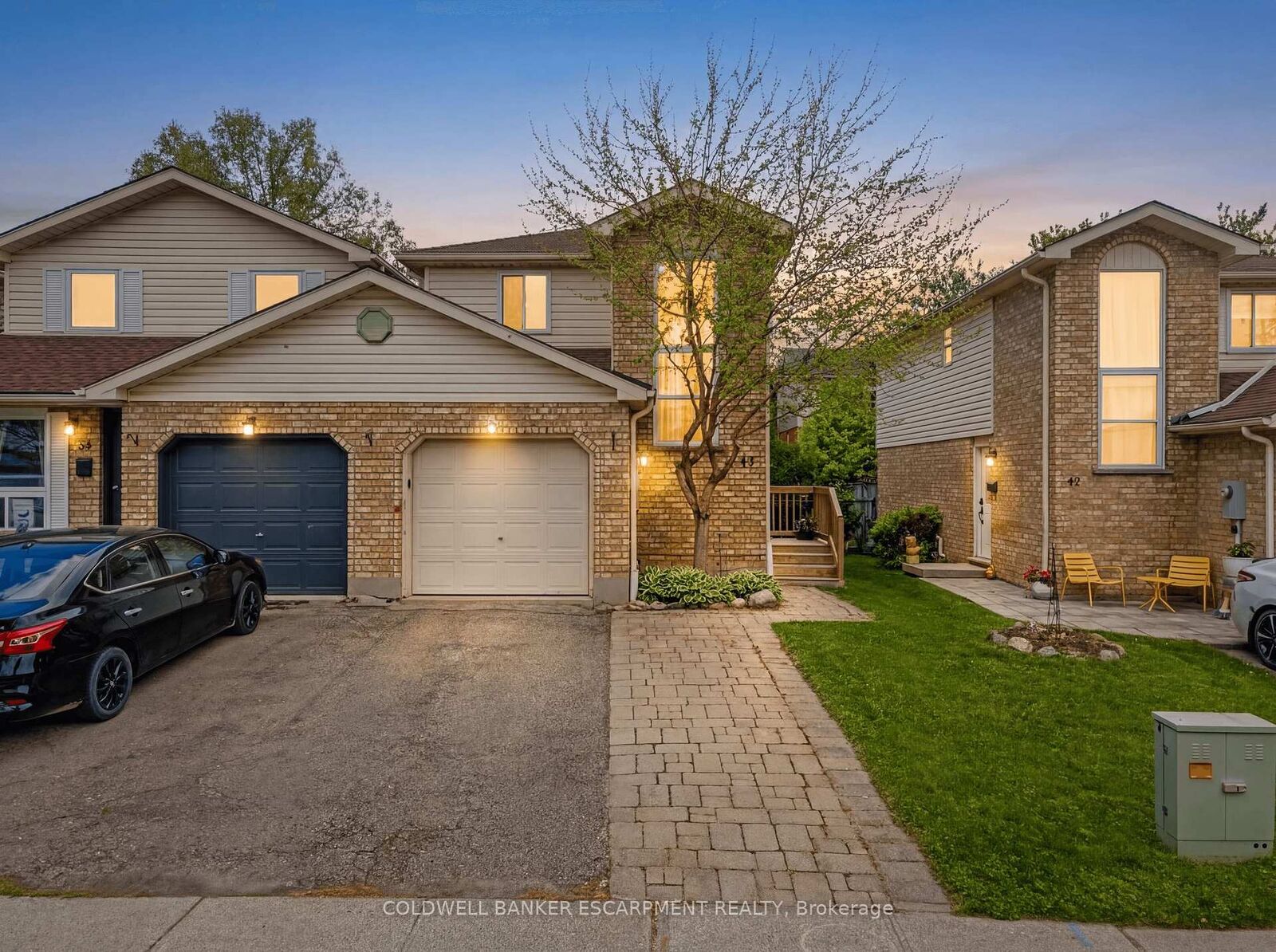 Property Photo: 40 Danville Avenue ON L7J 2W5