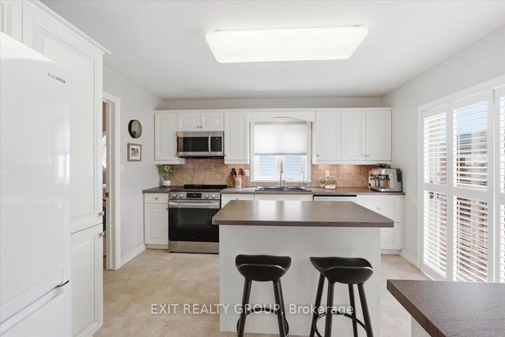 Property Photo: 26 Lockwood Drive ON K0K 1H0