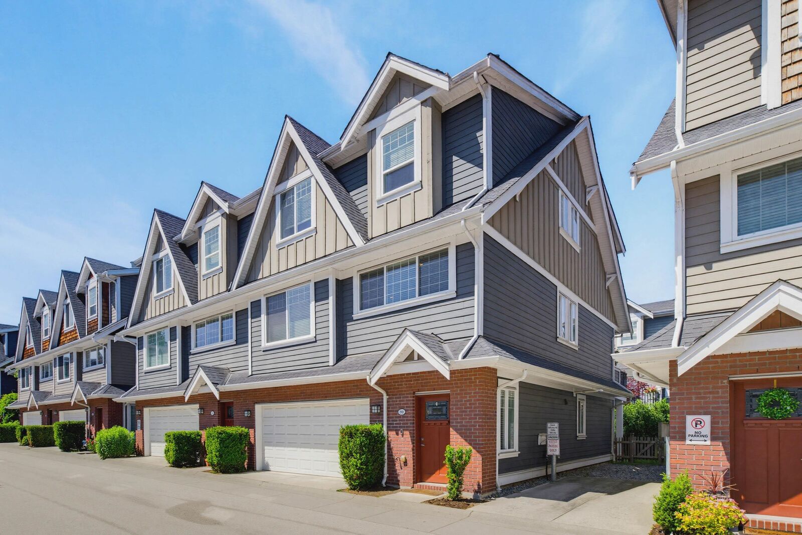Property Photo: 15988 32 Avenue 50 BC V3Z 2J4