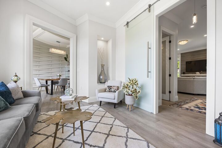 Property Photo: 918 163 Street BC V4A 4Y4