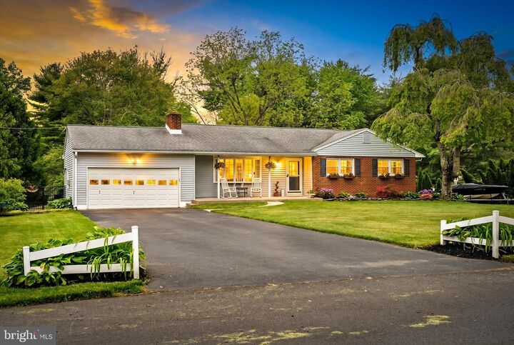 Property Photo:  20 Winterset Drive  NJ 08690 