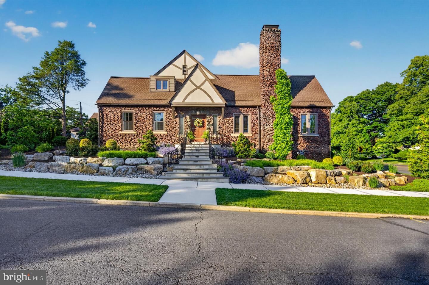 Property Photo:  675 Edgeboro Boulevard  PA 18017 