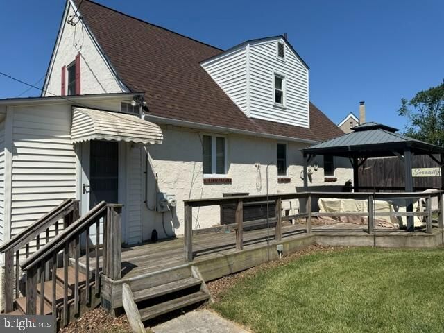 Property Photo:  331 E Woodlyn Circle  PA 19094 