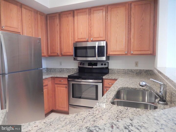 Property Photo:  6834 Brindle Heath Way D 236  VA 22315 