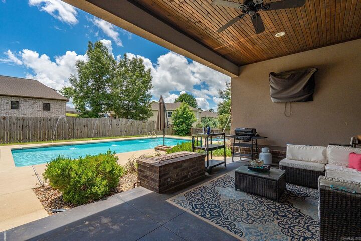 Property Photo:  113 Winter Oak Place  AR 71913 