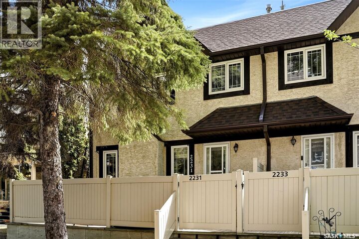 Property Photo:  2231 McIntyre Street  SK S4P 2S1 