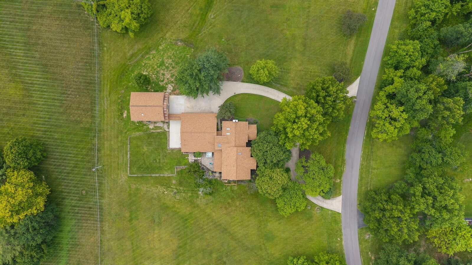 Property Photo: 4528 Ravine Drive OH 43081