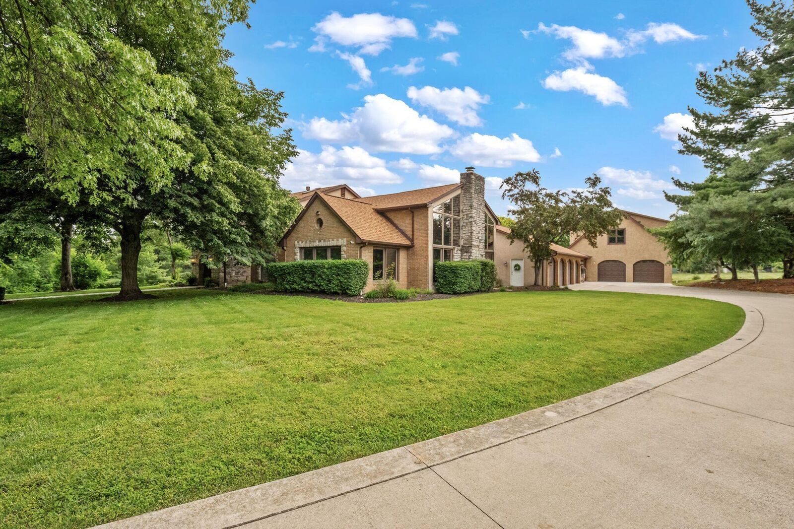 Property Photo: 4528 Ravine Drive OH 43081