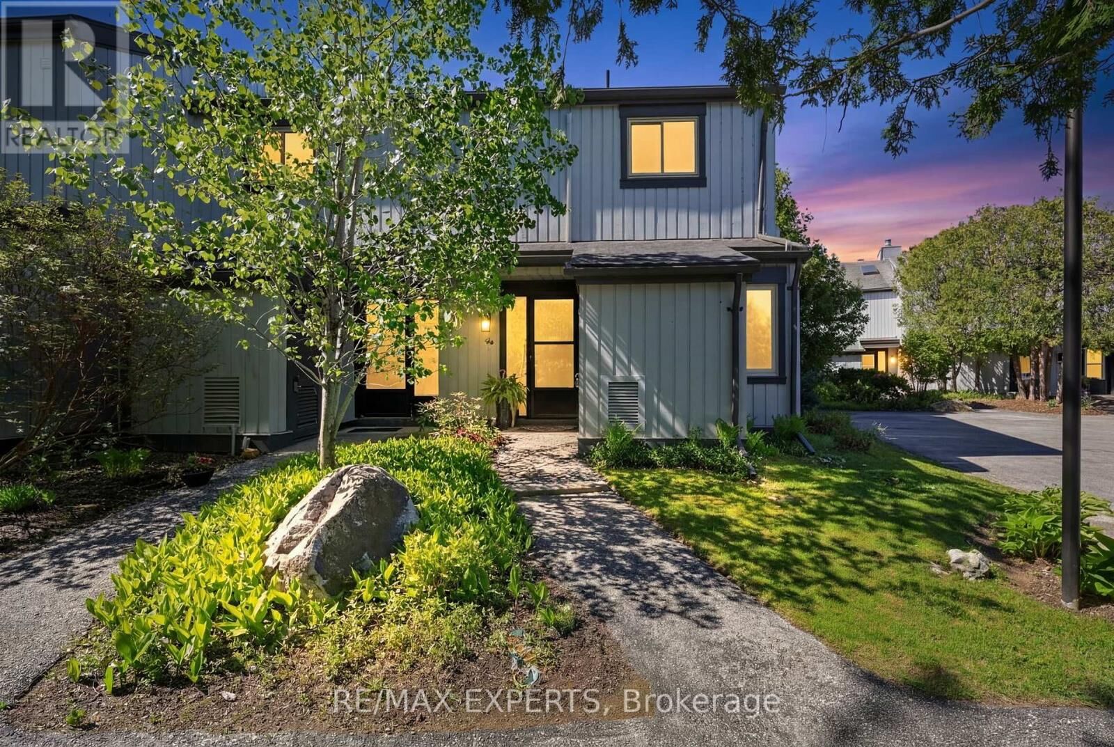Property Photo:  14 Dawson Drive 416  ON L9Y 5B4 