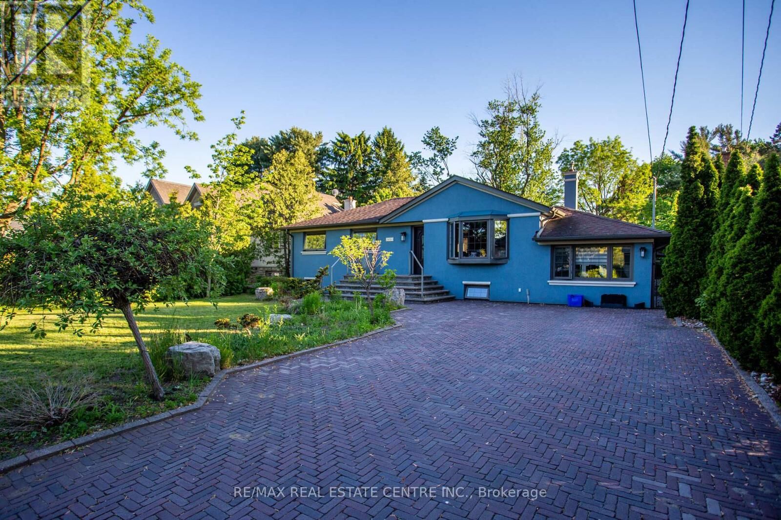 Property Photo:  2450 Edenhurst Drive  ON L5A 2K9 