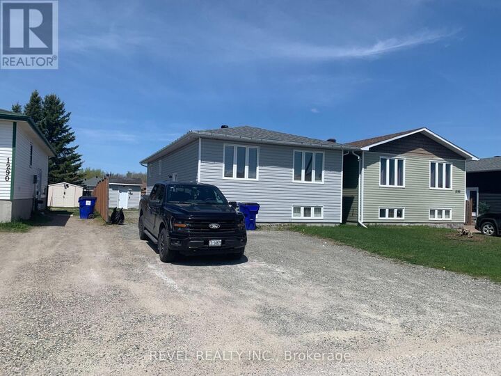 Property Photo:  1284 Park Avenue  ON P4R 1L8 