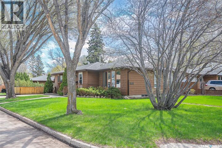 Property Photo: 444 Q Avenue N SK S7L 2Y1