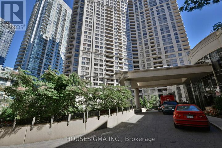 Property Photo:  3880 Duke Of York Boulevard 807  ON L5B 4M7 