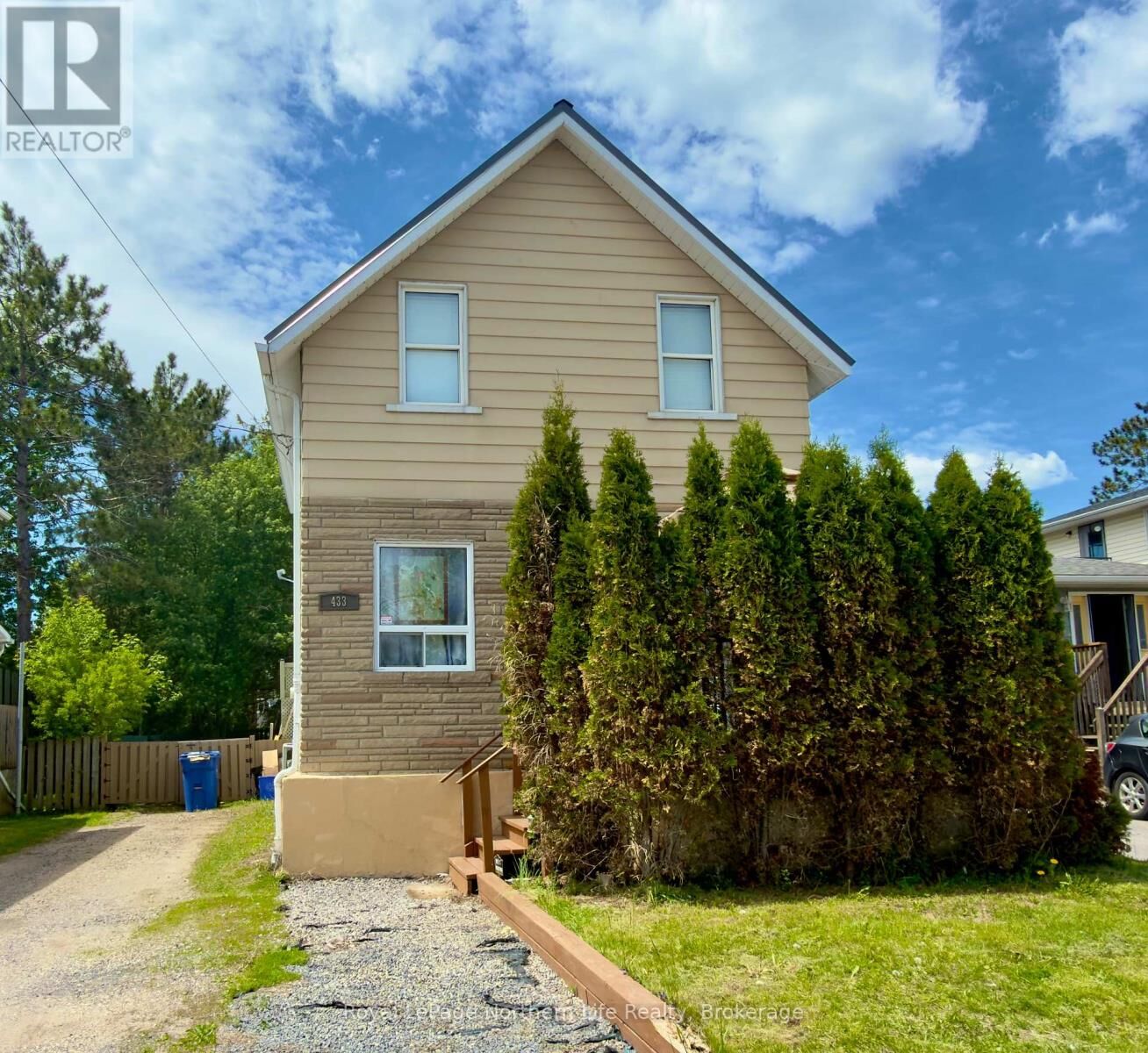 Property Photo: 433 O'Brien Street ON P1B 5W2