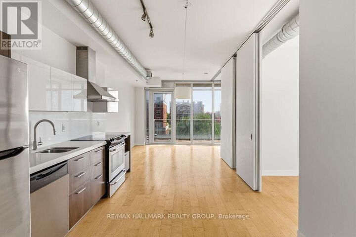 Property Photo:  340 McLeod Street 646  ON K2P 1A4 