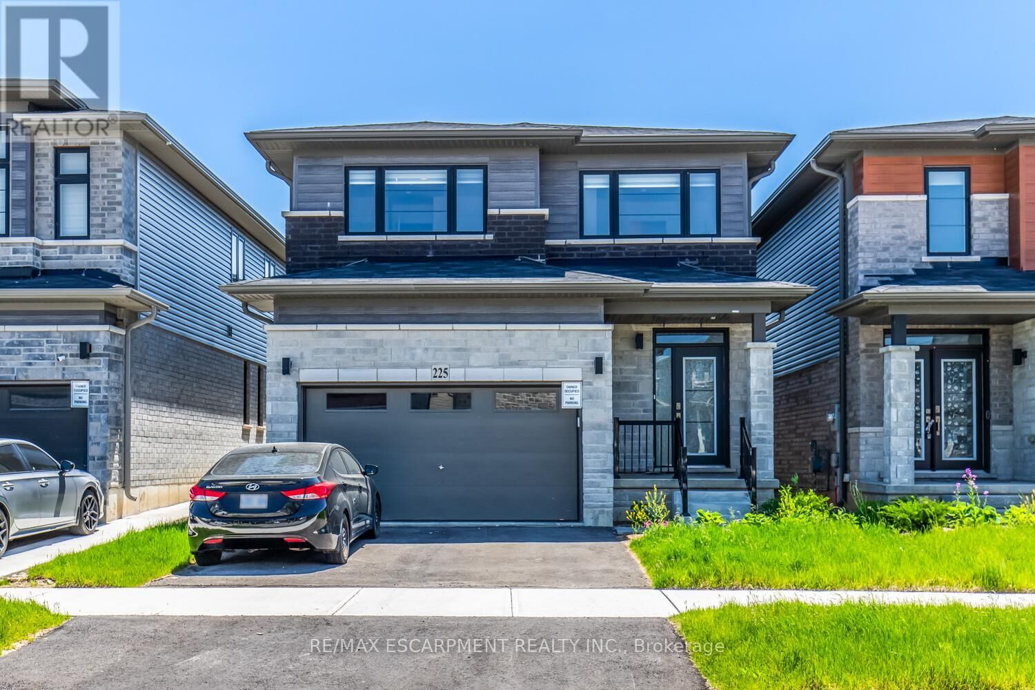 Property Photo: 225 Longboat Run ON N3T 0X1