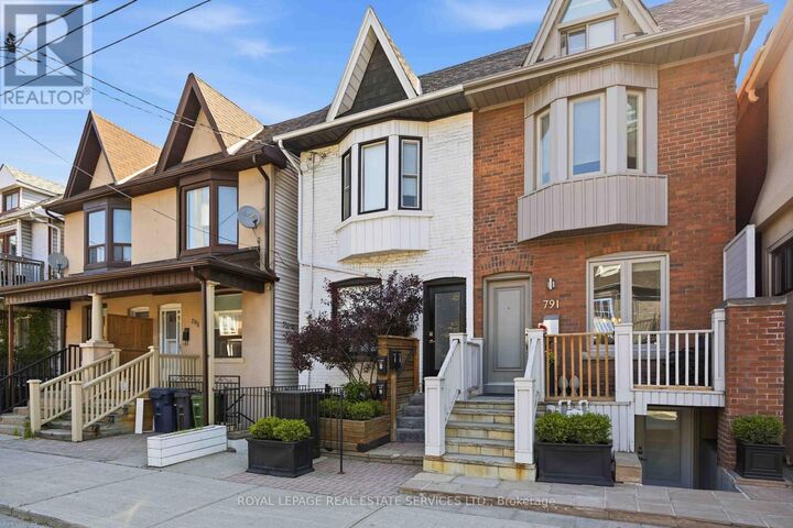 Property Photo:  793 Pape Avenue 4  ON M4K 3T2 
