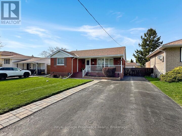 Property Photo:  10 Chown Crescent  ON K8P 4P9 