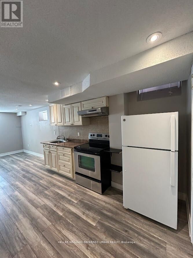 Property Photo:  43 Littleriver Court Lower  ON L6A 0K4 