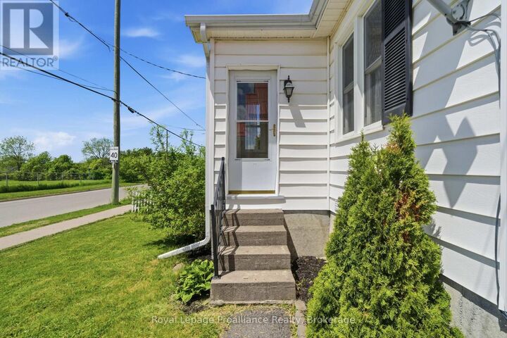 Property Photo:  165 Lingham Street  ON K8N 3T3 