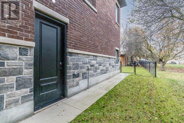 Property Photo: 23 Delta Crescent Apartment ON L9N 1G2