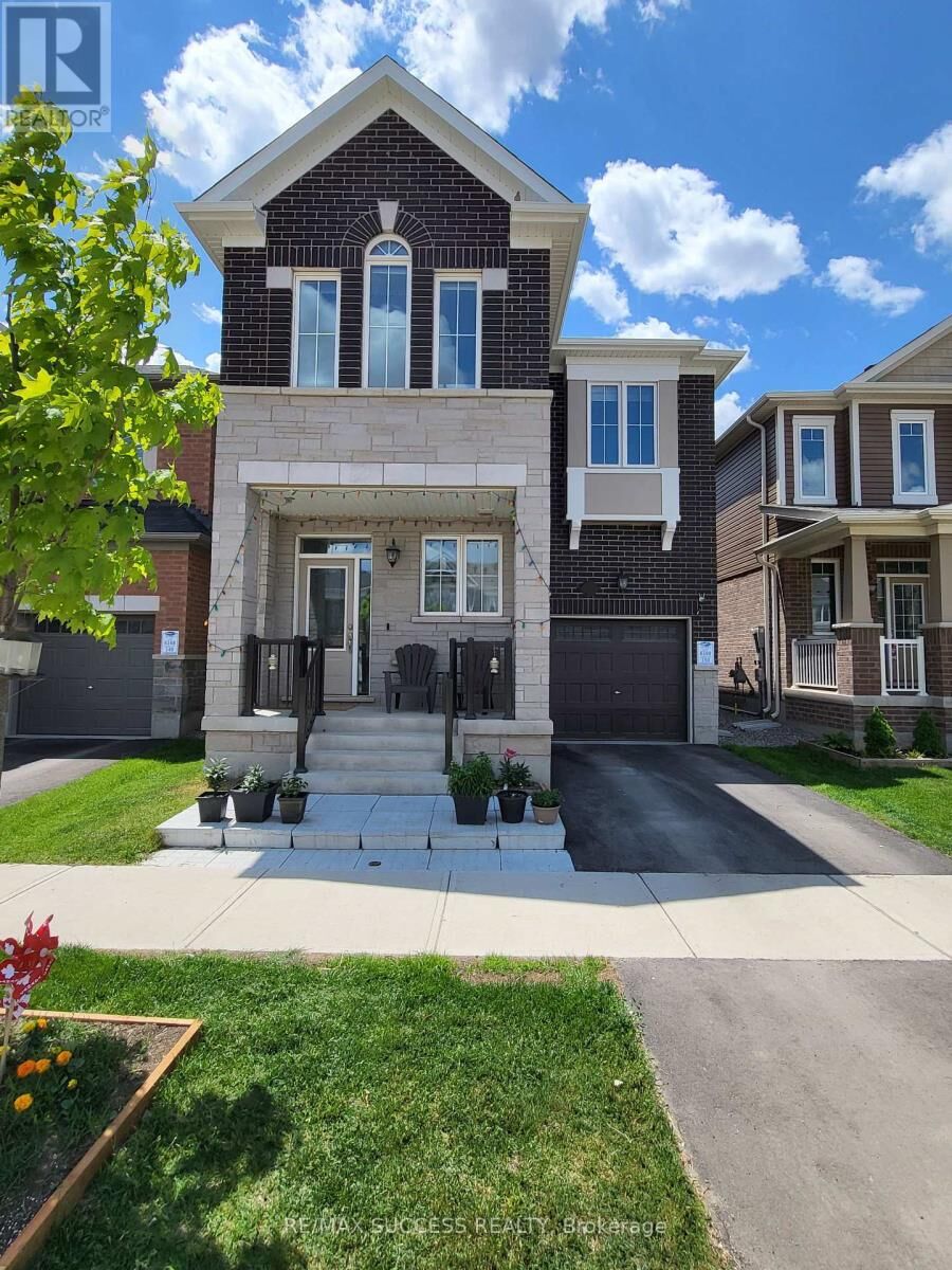 Property Photo: 725 Kennedy Circle West ON L9E 1R9