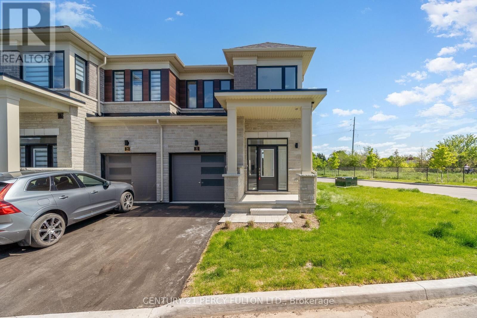 Property Photo:  32 Hickey Lane  ON K9V 0T2 