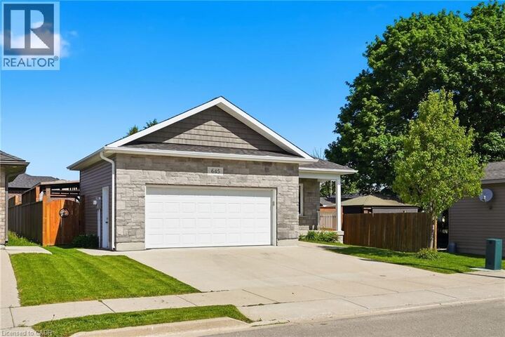 645 Davidson Avenue South — photo 1