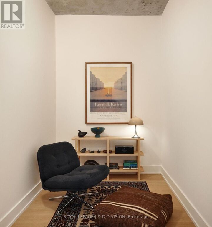 Property Photo:  1239 Dundas Street West 405  ON M6J 1X6 