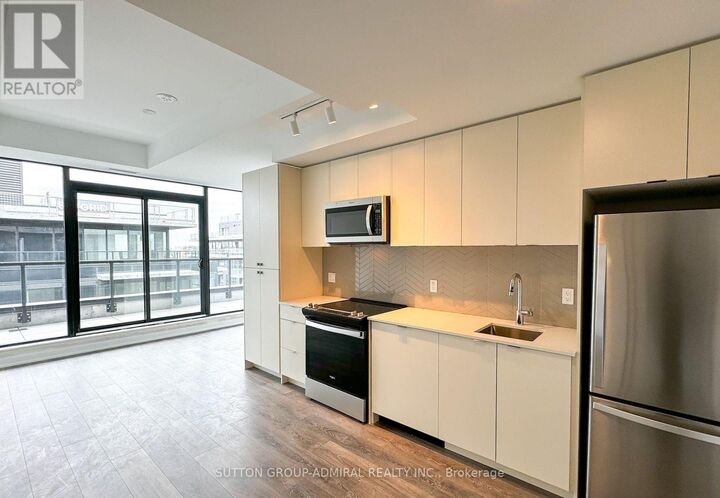 Property Photo:  1604 Charles Street Ph512 B  ON L1N 0P2 