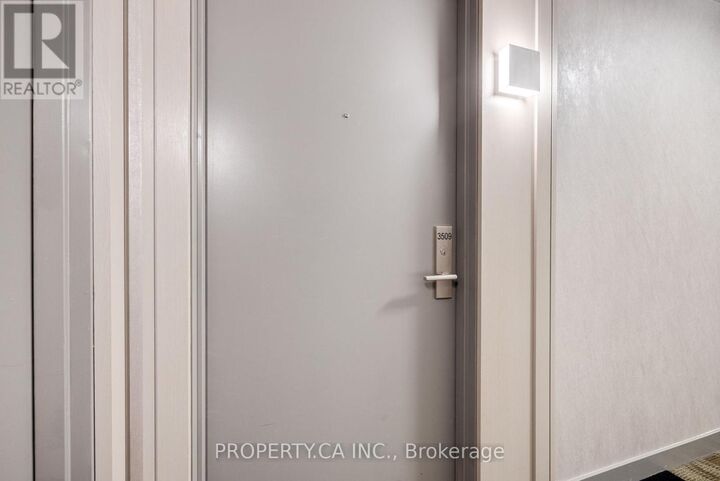 Property Photo: 56 Annie Craig Drive 3509 ON M8V 0A8