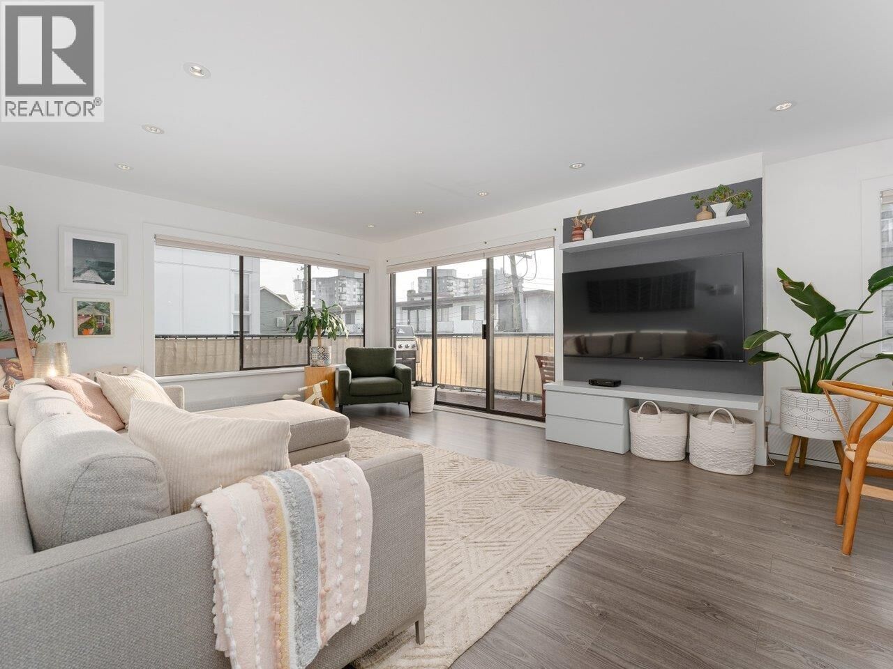 Property Photo: 127 East 4th Street 103 BC V7L 1H7