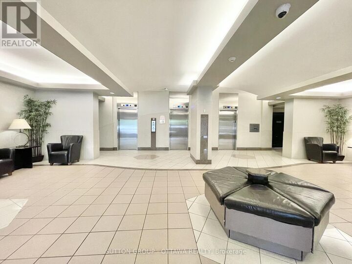 Property Photo:  900 Dynes Road 704  ON K2C 3L6 